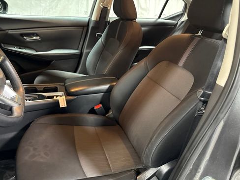 Used 2024 Nissan Sentra SV FWD image 19