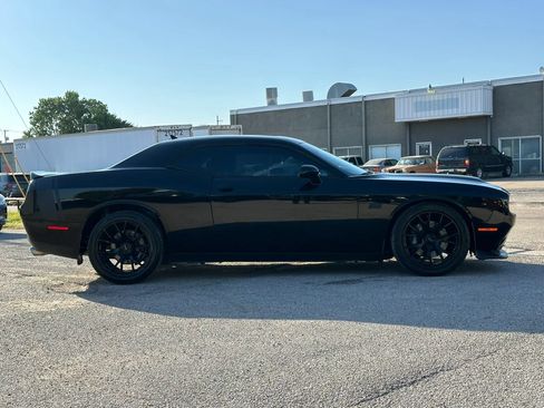Used 2015 Dodge Challenger R/T Scat Pack w/ Scat Pack Appearance Package RWD image 12