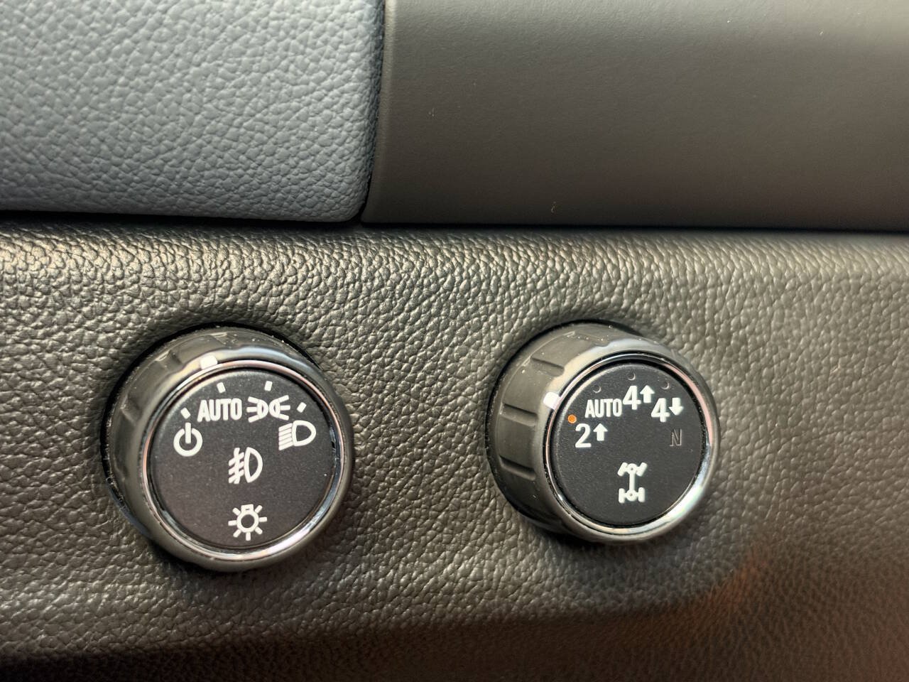Used 2019 Chevrolet Colorado Z71 w/ Z71 Midnight Edition AWD/4WD image 10