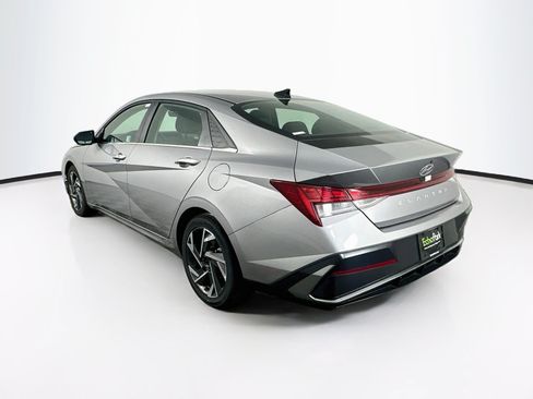 Used 2025 Hyundai Elantra SEL FWD image 5