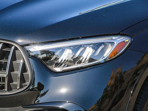 New 2026 Mercedes-Benz GLC 43 AMG 4MATIC image 9