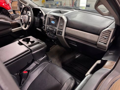 Used 2017 Ford F350 Lariat w/ Lariat Ultimate Package image 21