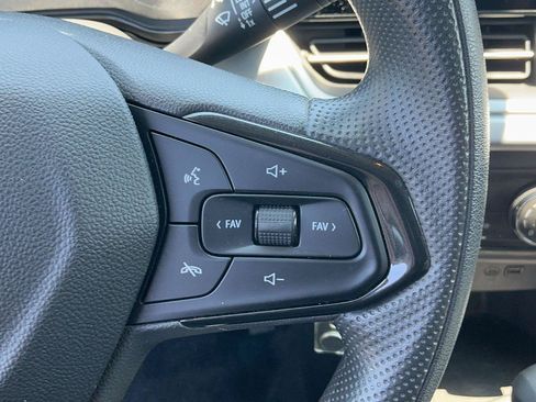 Used 2024 Chevrolet Trax LS w/ LS Convenience Package FWD image 19