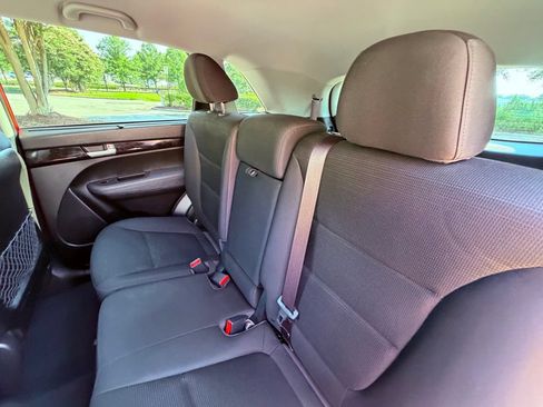 Used 2015 Kia Sorento LX FWD image 10