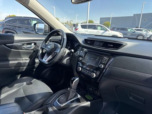 Used 2019 Nissan Rogue SL w/ Premium Package FWD image 23