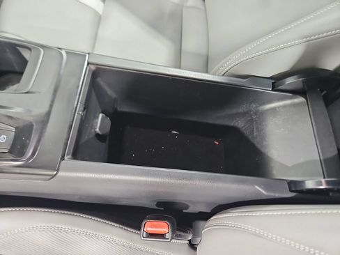 Used 2025 Toyota Camry Hybrid FWD image 24