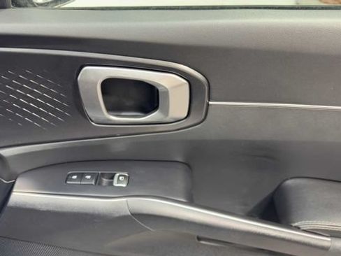 Used 2022 Kia Sorento S FWD image 14