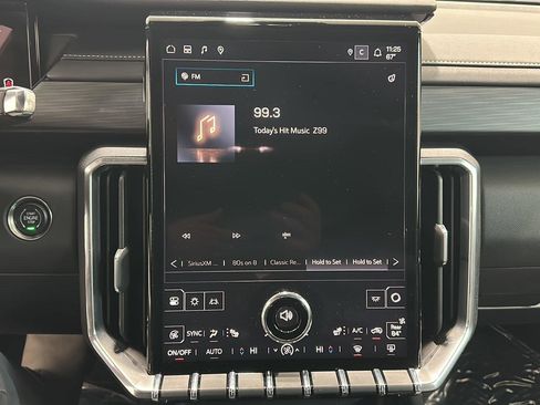 Used 2025 GMC Acadia Elevation w/ Elevation Premium Package image 13