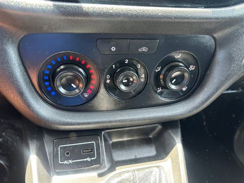 Used 2018 RAM ProMaster City Tradesman FWD image 19