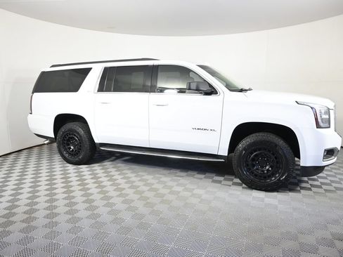 Used 2018 GMC Yukon XL SLT AWD/4WD image 8