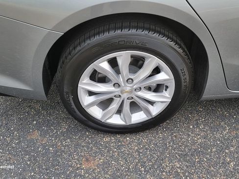 Used 2025 Chevrolet Malibu LT FWD image 13