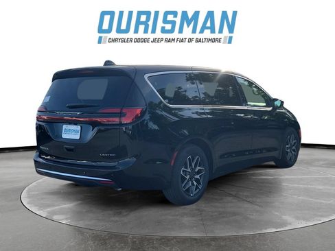 New 2027 Chrysler Pacifica Limited w/ Family Tech Group FWD image 6