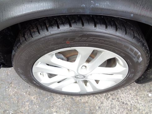 Used 2014 Nissan Juke SV w/ Navigation Package image 29