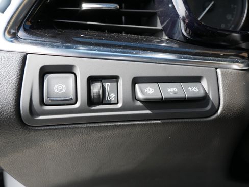 Used 2022 Cadillac XT6 Premium Luxury w/ Technology Package image 8