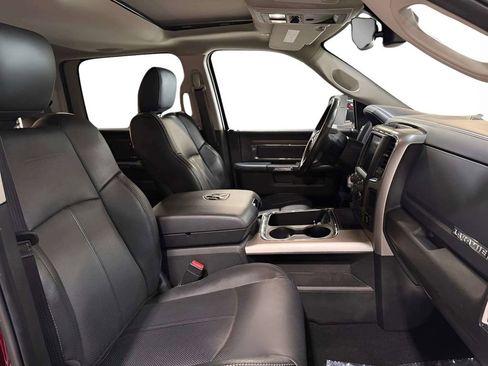 Used 2017 RAM 1500 Laramie AWD/4WD image 12