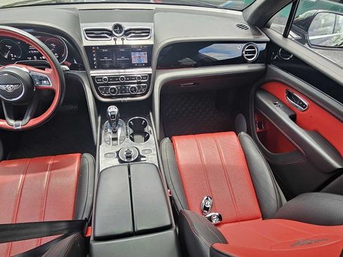 Used 2023 Bentley Bentayga AWD/4WD image 23