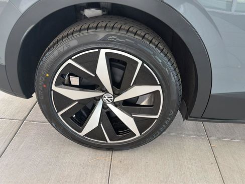 Certified 2023 Volkswagen ID.4 Pro S AWD/4WD image 12
