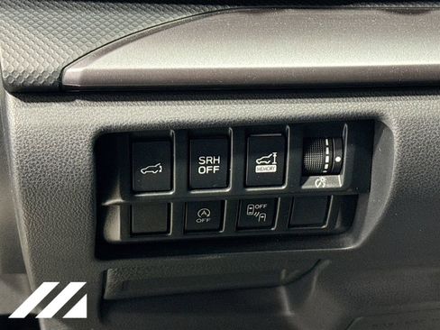 Used 2021 Subaru Forester Premium image 11