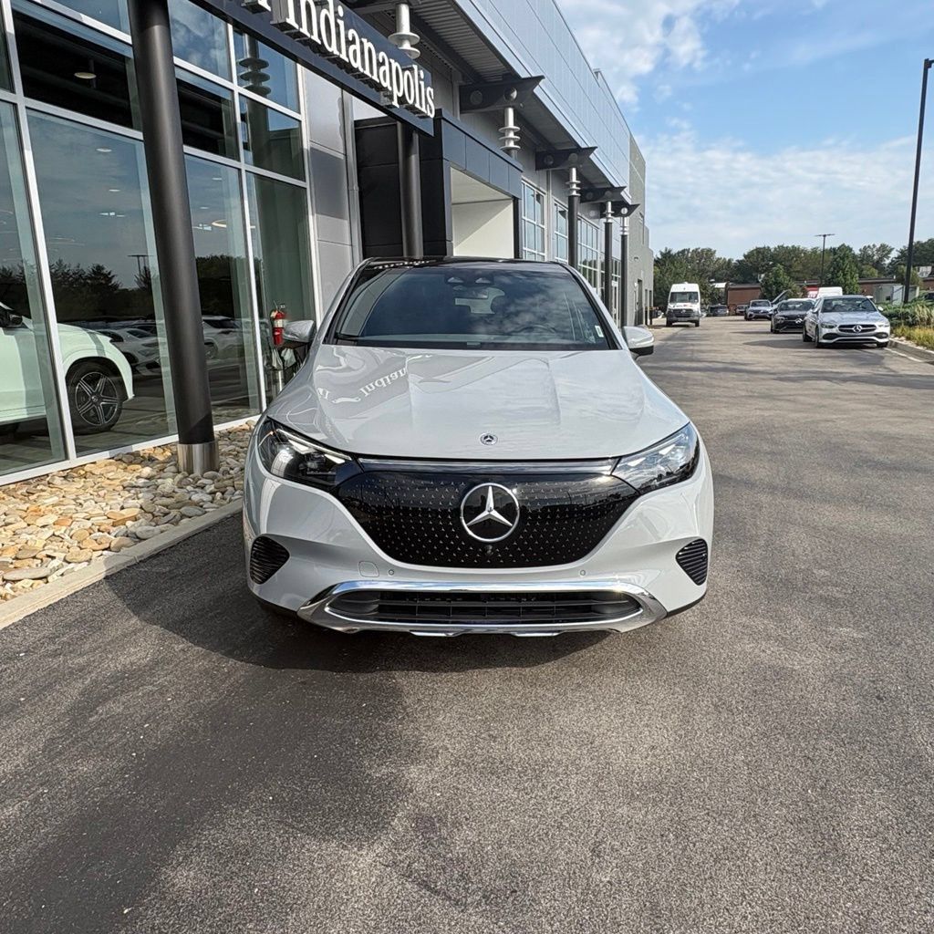 Used 2023 Mercedes-Benz EQE 350+ 4MATIC SUV image 3
