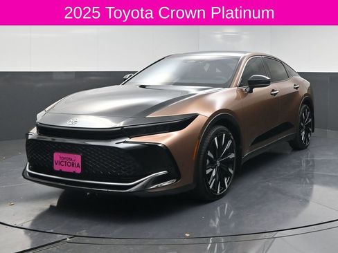 Used 2025 Toyota Crown Platinum image 2