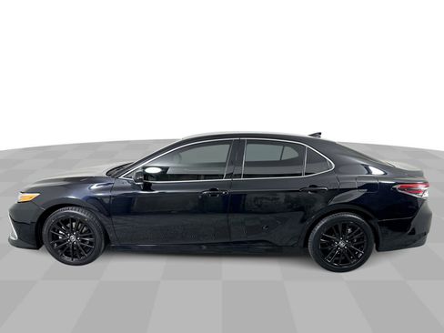 Used 2022 Toyota Camry XLE image 41