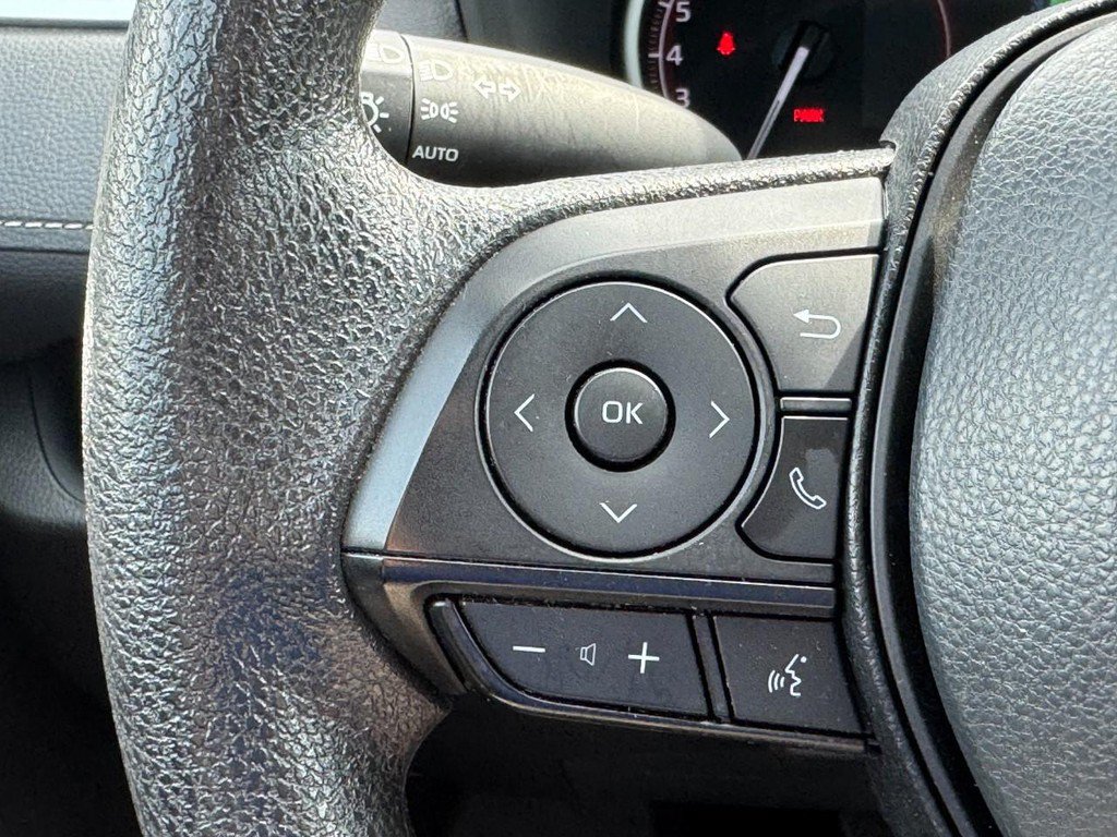 Used 2025 Toyota RAV4 XLE FWD image 26