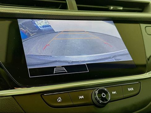 Used 2022 Buick Encore GX Essence w/ Experience Buick Package image 27