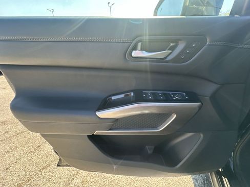 Used 2024 Nissan Pathfinder Platinum w/ Cargo Package image 30