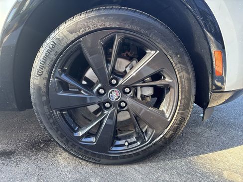 Used 2023 Buick Envision Preferred w/ Sport Touring Package image 11