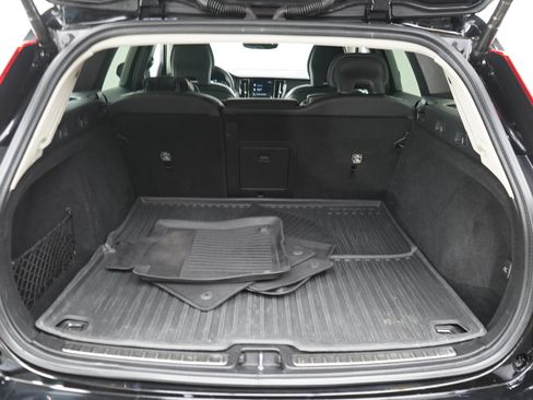 Used 2021 Volvo V60 T5 Cross Country w/ Climate Package AWD/4WD image 12