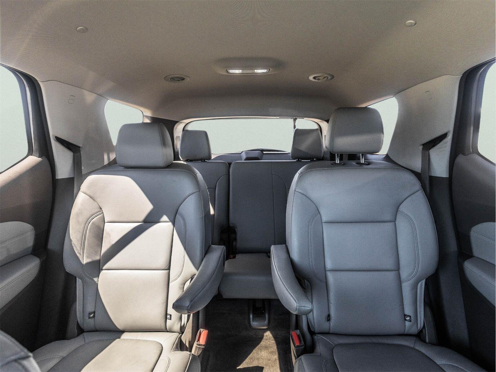 Used 2019 Chevrolet Traverse LT FWD image 23