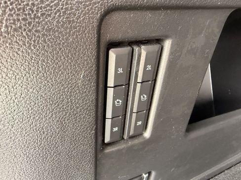 Used 2019 Lincoln Navigator Select RWD image 29