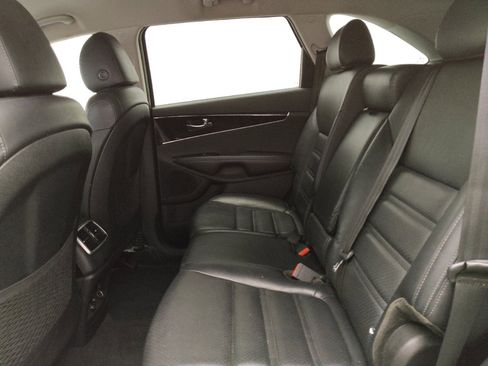 Used 2019 Kia Sorento EX AWD/4WD image 18
