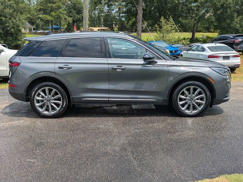 Used 2022 Lincoln Corsair AWD w/ Premium Package image 7