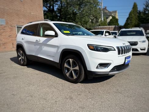 Used 2019 Jeep Cherokee Limited AWD/4WD image 3