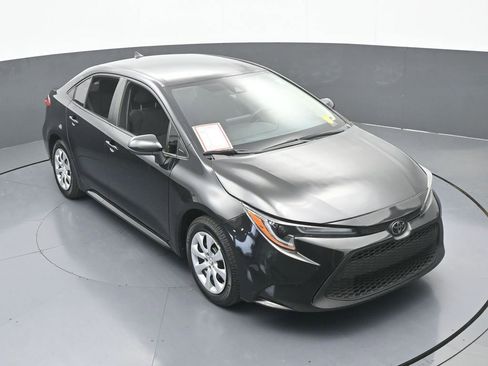 Used 2022 Toyota Corolla LE image 48
