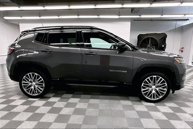 Used 2024 Jeep Compass Limited w/ Elite Group AWD/4WD image 15