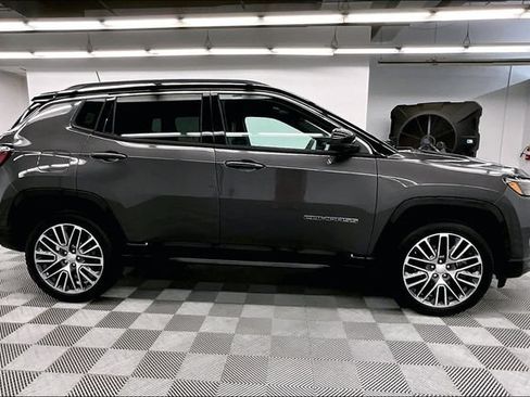 Used 2024 Jeep Compass Limited w/ Elite Group AWD/4WD image 15