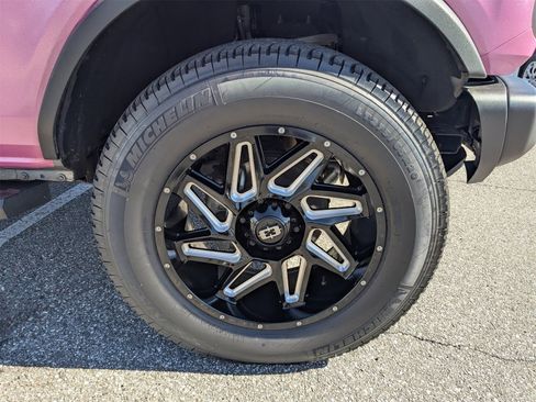 Used 2023 Ford Bronco Badlands w/ Sasquatch Package image 11