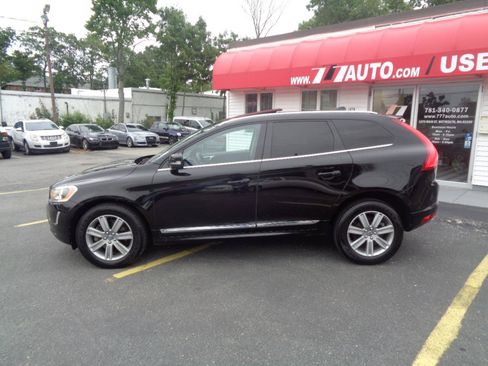 Used 2016 Volvo XC60 T6 w/ Proximity Package AWD/4WD image 12