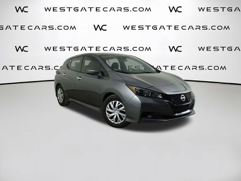 Used 2023 Nissan Leaf S image 2