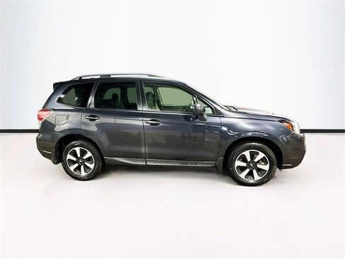 Used 2018 Subaru Forester 2.5i Premium image 8