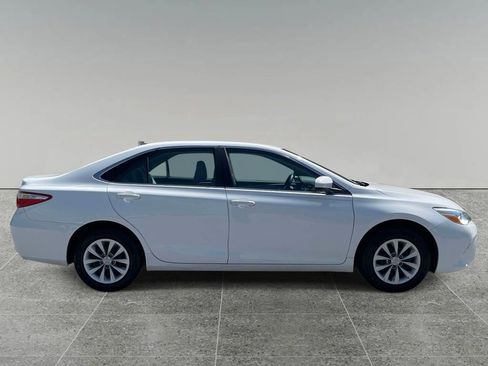 Used 2016 Toyota Camry LE FWD image 7