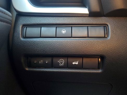 Certified 2026 Nissan Rogue SV image 26