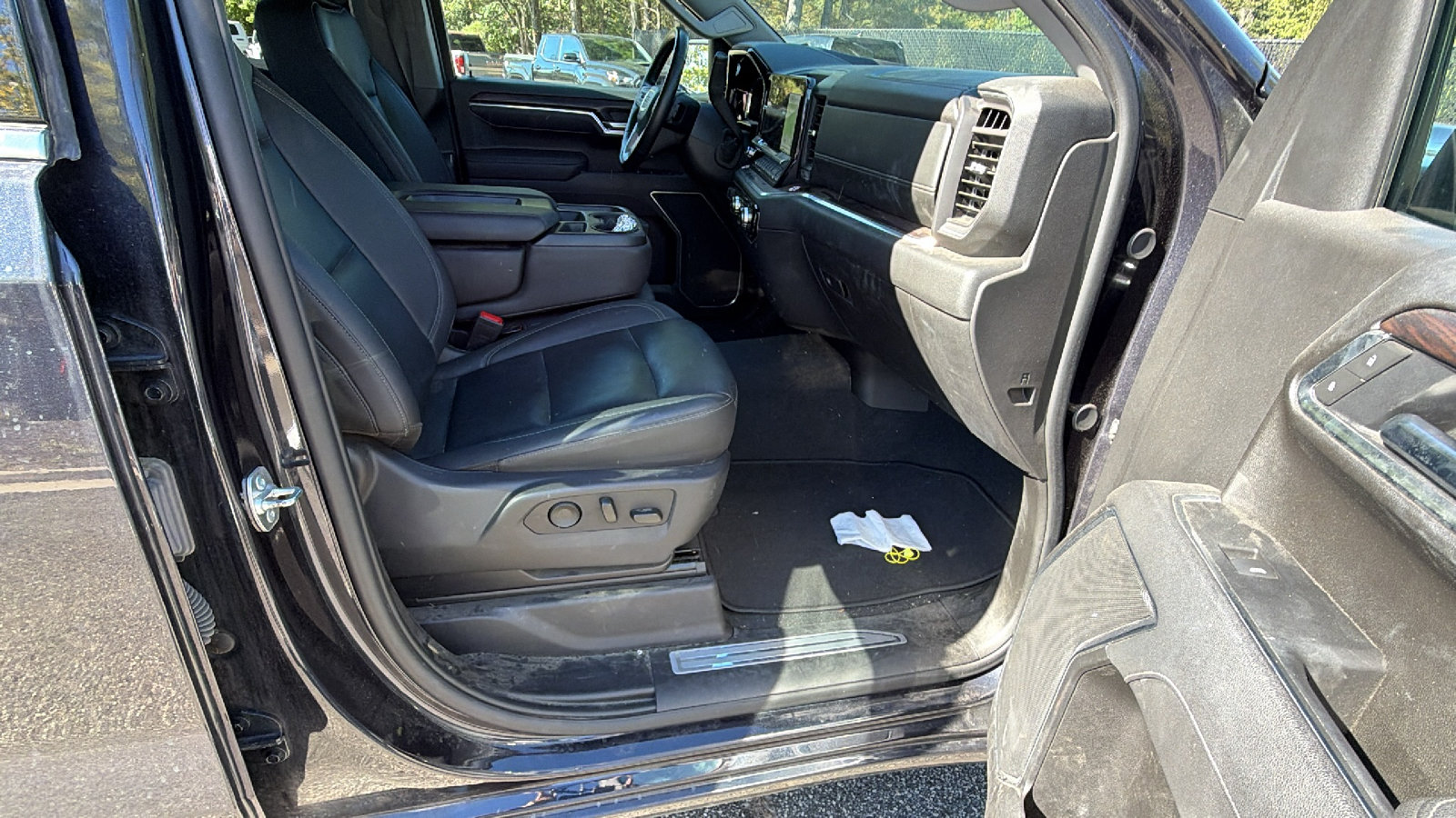 Used 2025 GMC Sierra 1500 SLT AWD/4WD image 19