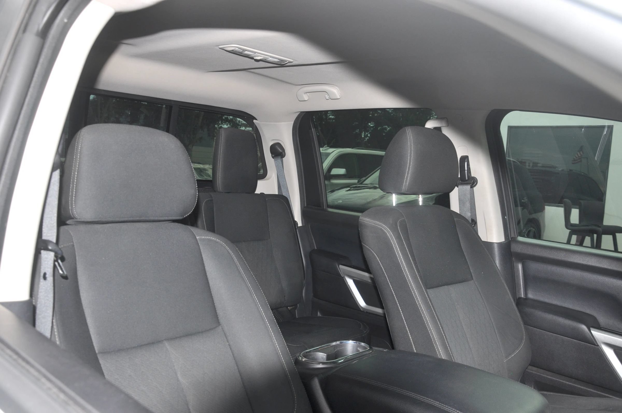 Used 2018 Nissan Titan SV w/ SV Convenience Package RWD image 39
