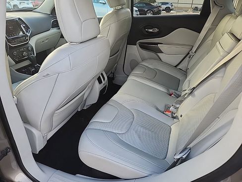 Used 2019 Jeep Cherokee Limited w/ Technology Group image 11