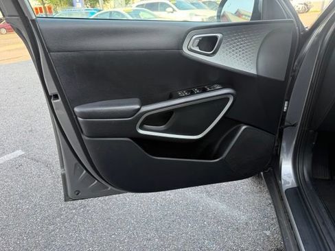 Used 2024 Kia Soul LX w/ Option Group 015 FWD image 29