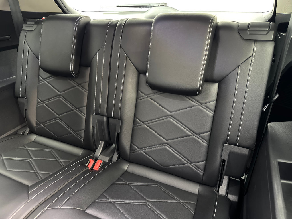 Used 2024 Volkswagen Atlas SE w/ Panoramic Sunroof Package FWD image 41