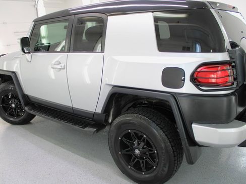 Used 2008 Toyota FJ Cruiser 2WD image 16